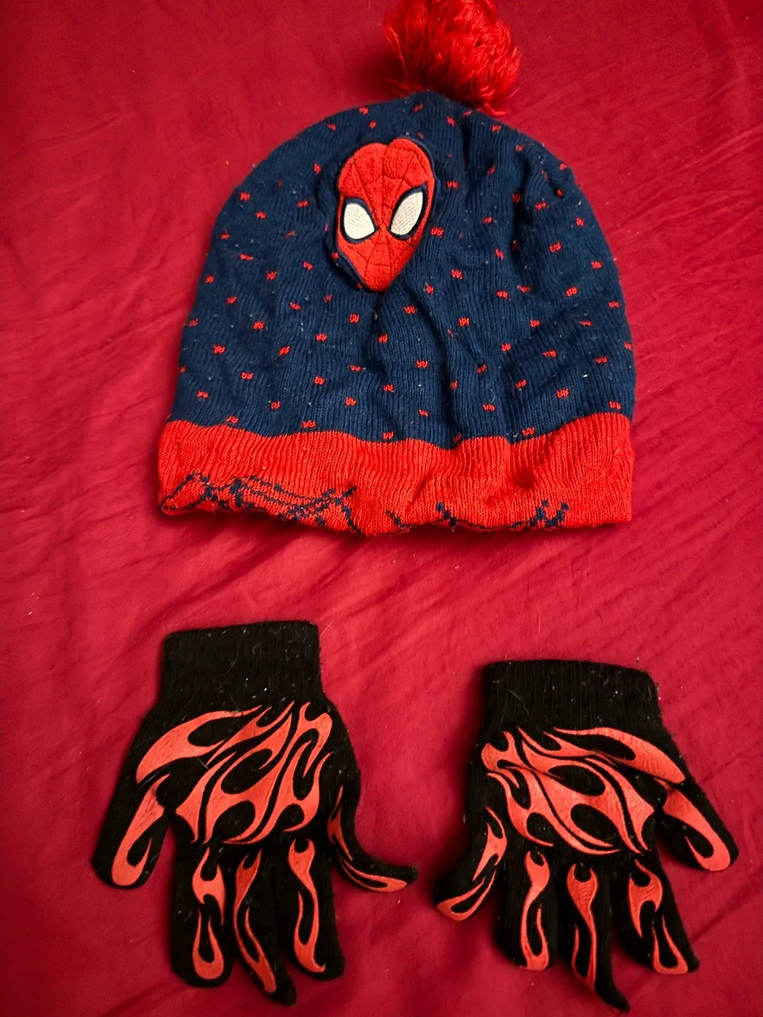 Spiderman Beanie Hat & Gloves Set 🥕