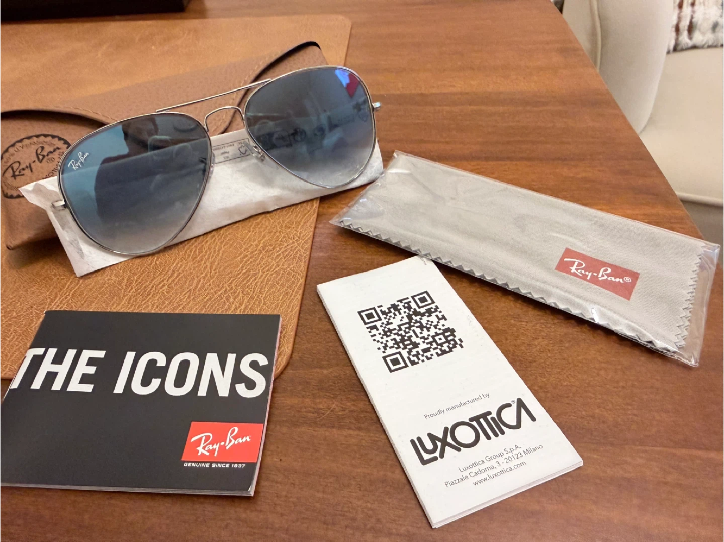 Ray-Ban Aviator Sunglasses Silver Frame