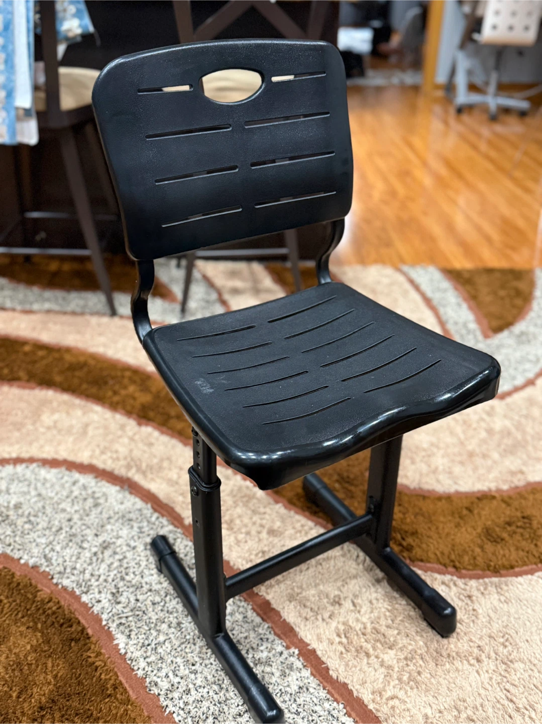 Black Adjustable Chair