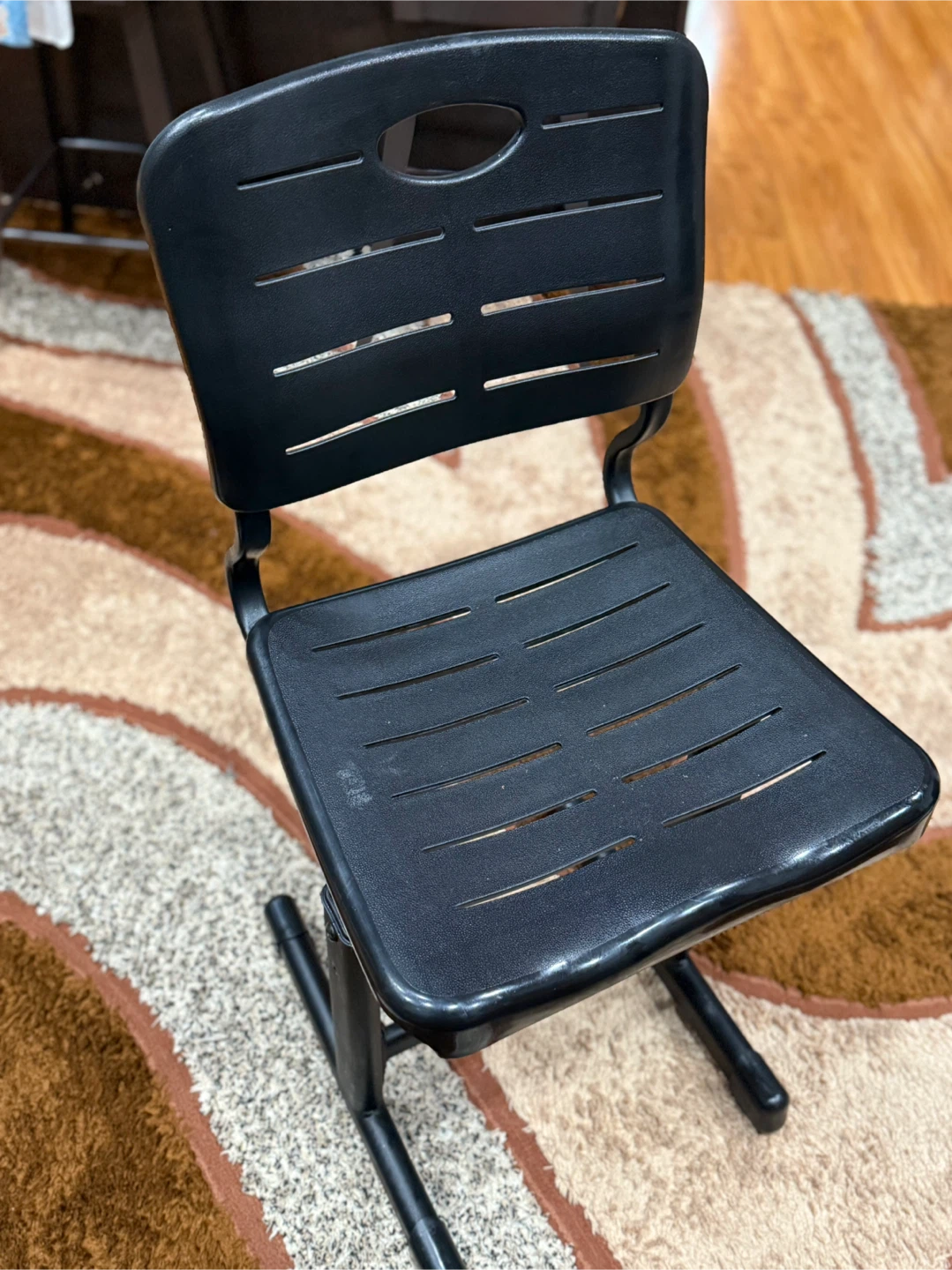 Black Adjustable Chair - photo 5