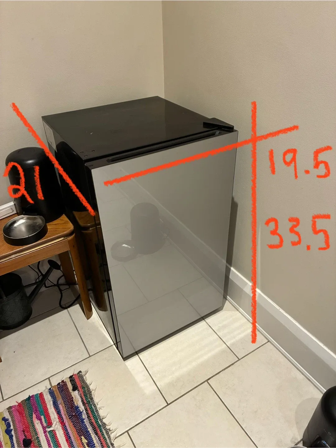 Insignia Bar Mini Fridge with Glass Door thumbnail