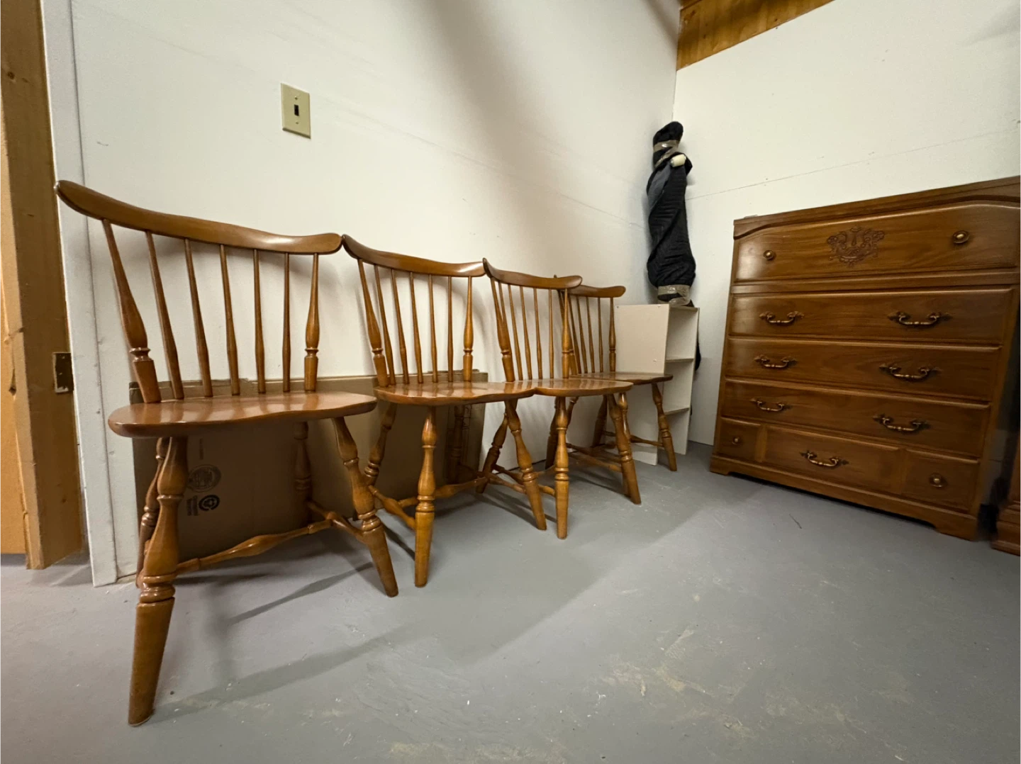 Wooden Dining Table, 4 Chairs & Dressers - photo 3