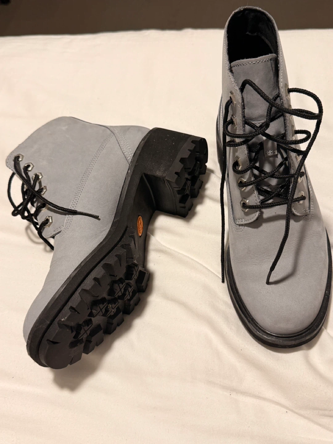 Timberland Gray Leather Heeled Boots - photo 2