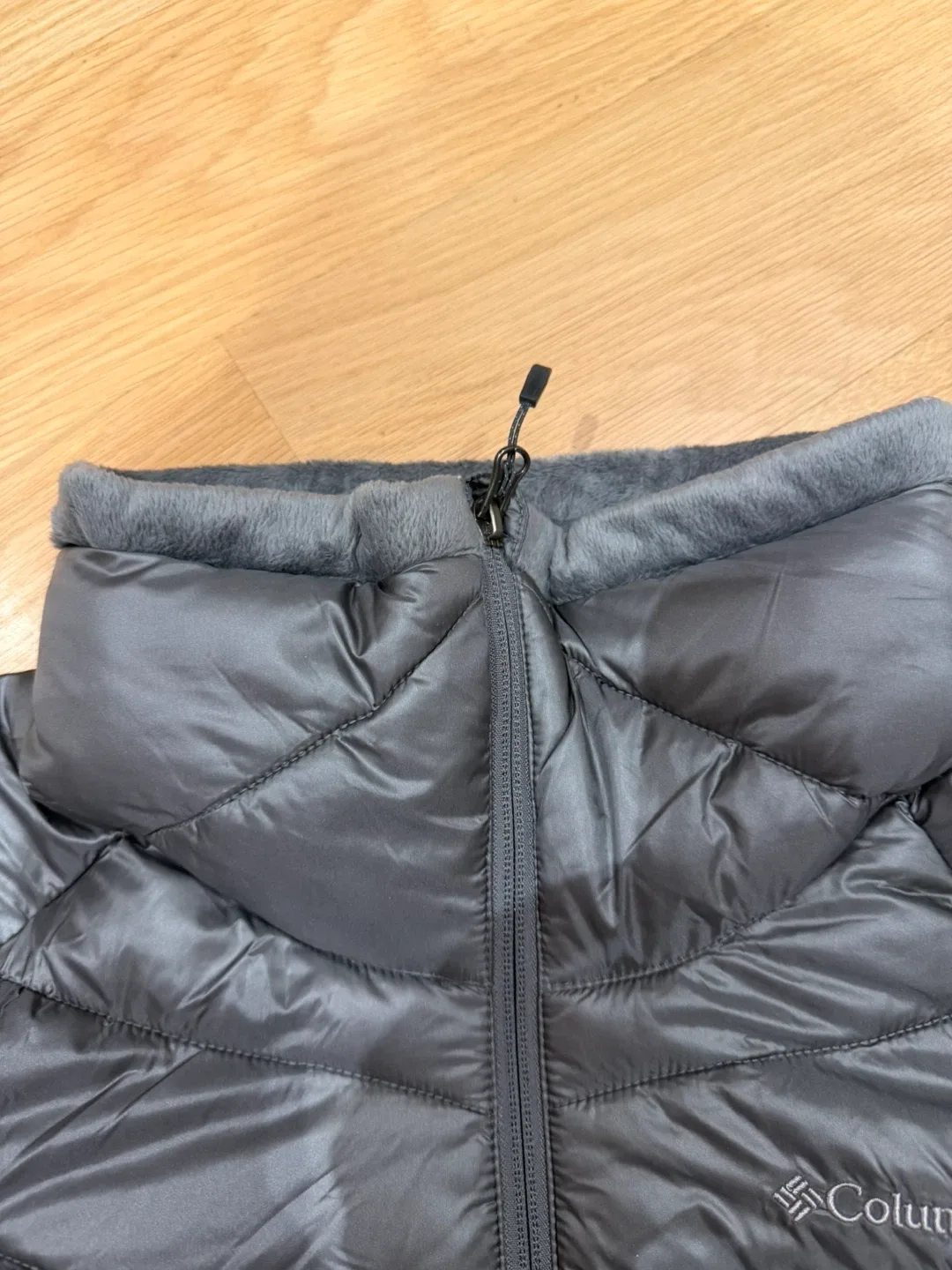 Columbia Puffer Jacket - Grey image indicator(3)