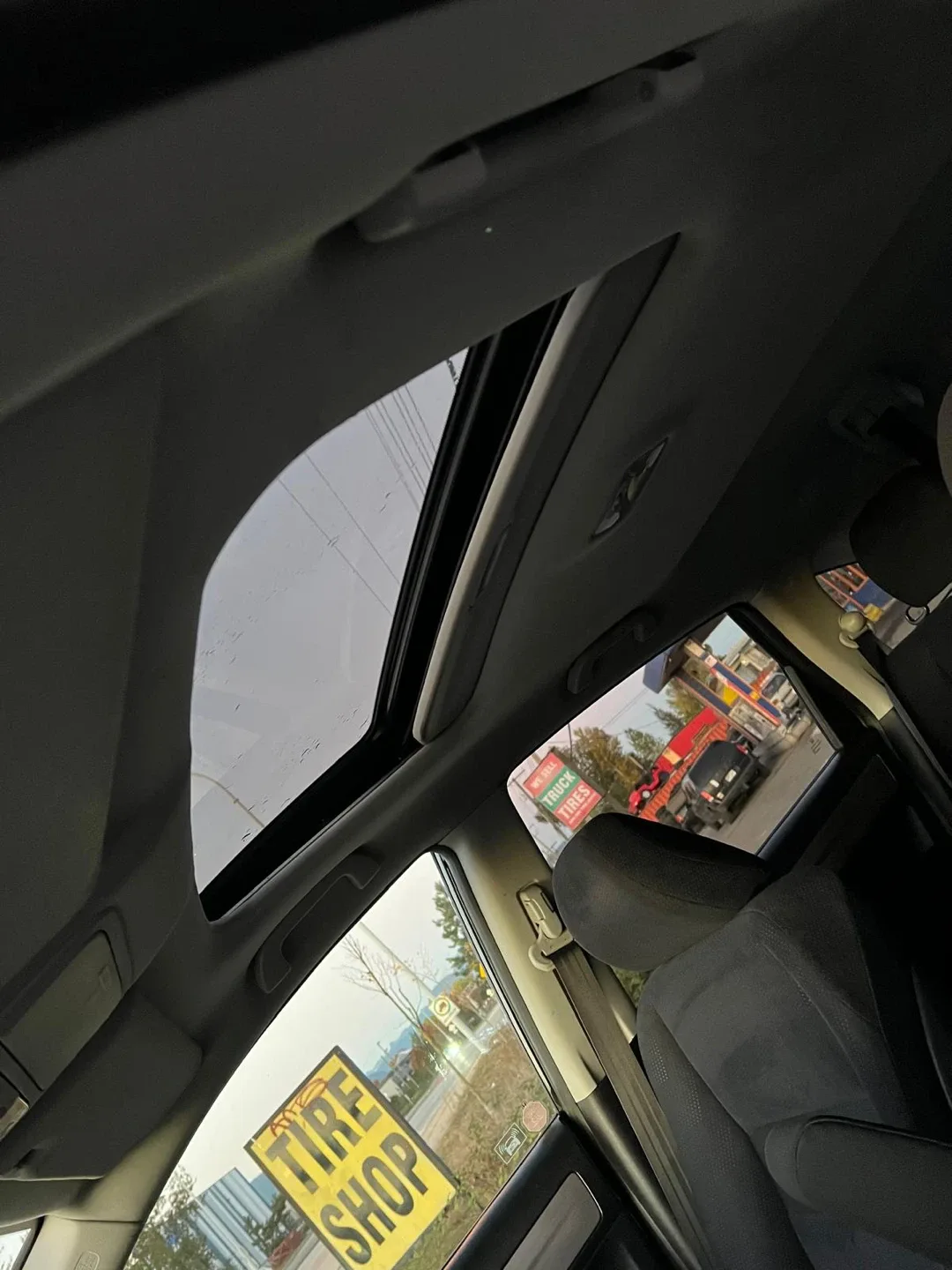 2011 Honda CR-V AWD – 237,500KM image indicator(5)