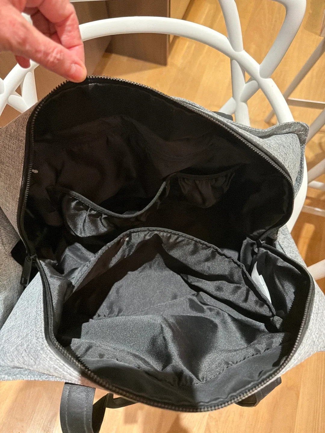 Lululemon Grey Gym Bag image indicator(4)