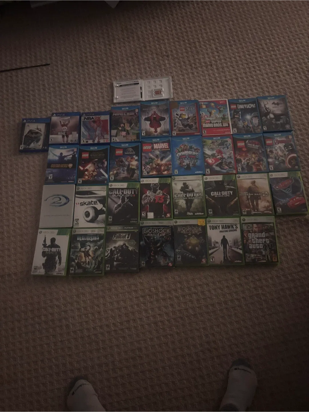 PS4 1TB, WII U and Xbox 360 games for sale image indicator(2)