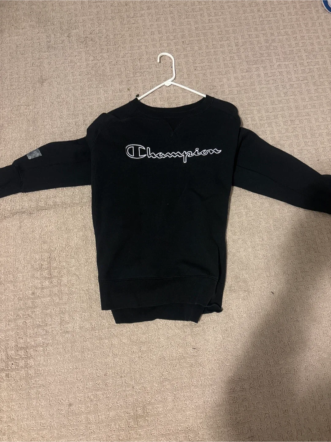 Champion Black Crewneck Sweatshirt