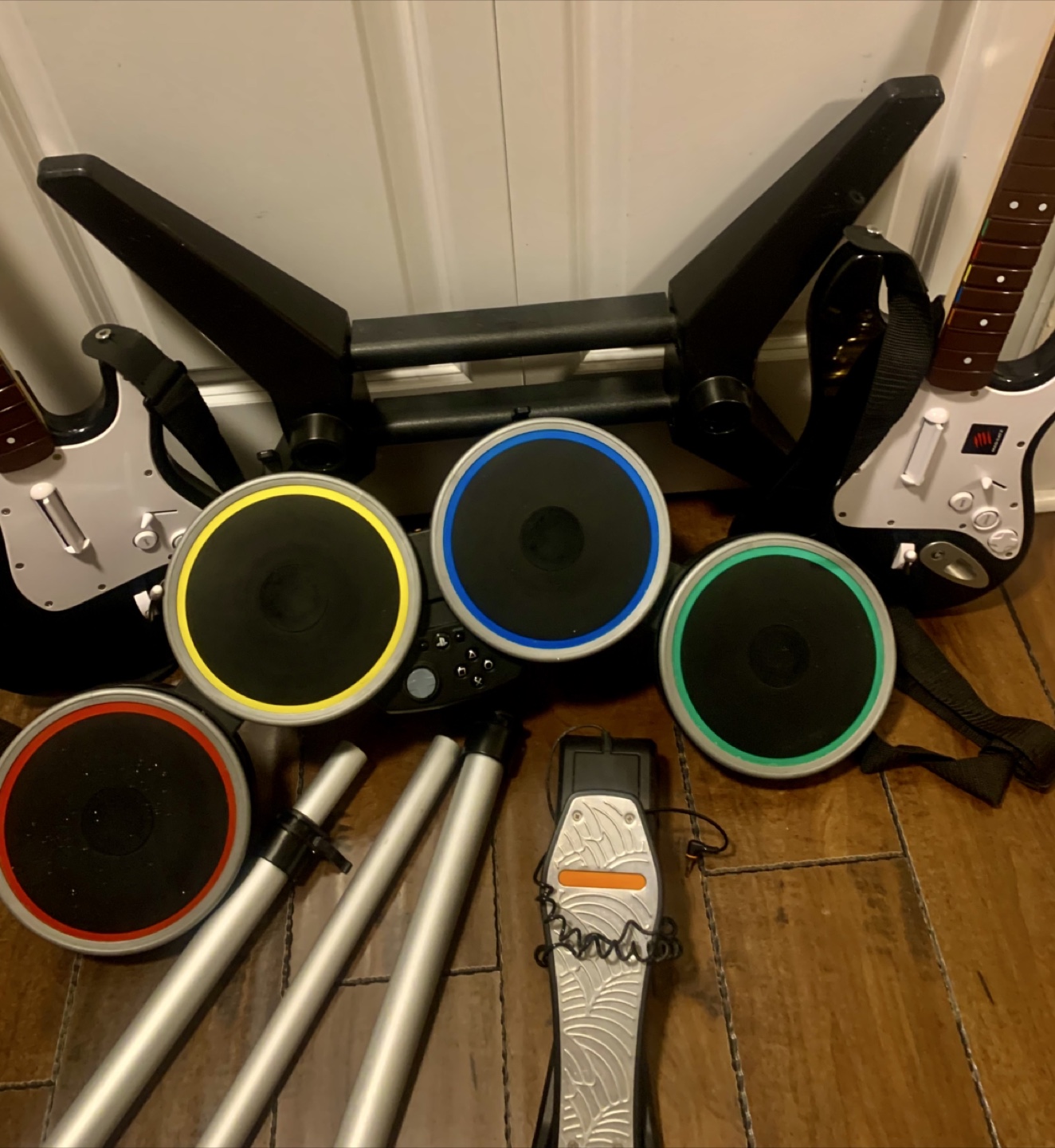 Rock Band 4 PS4 PS5 Playstation Drums And Guitars Wireless - photo 4