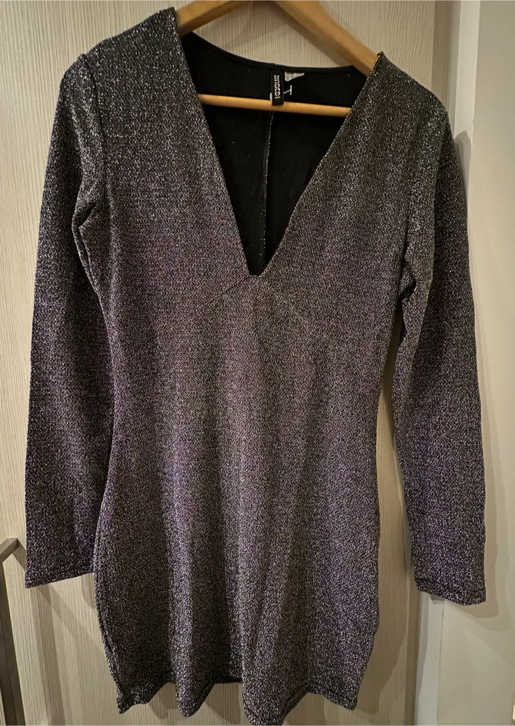 Glitter / metallic Fabric H&M Divided Dress Small / Size 42 image indicator(4)