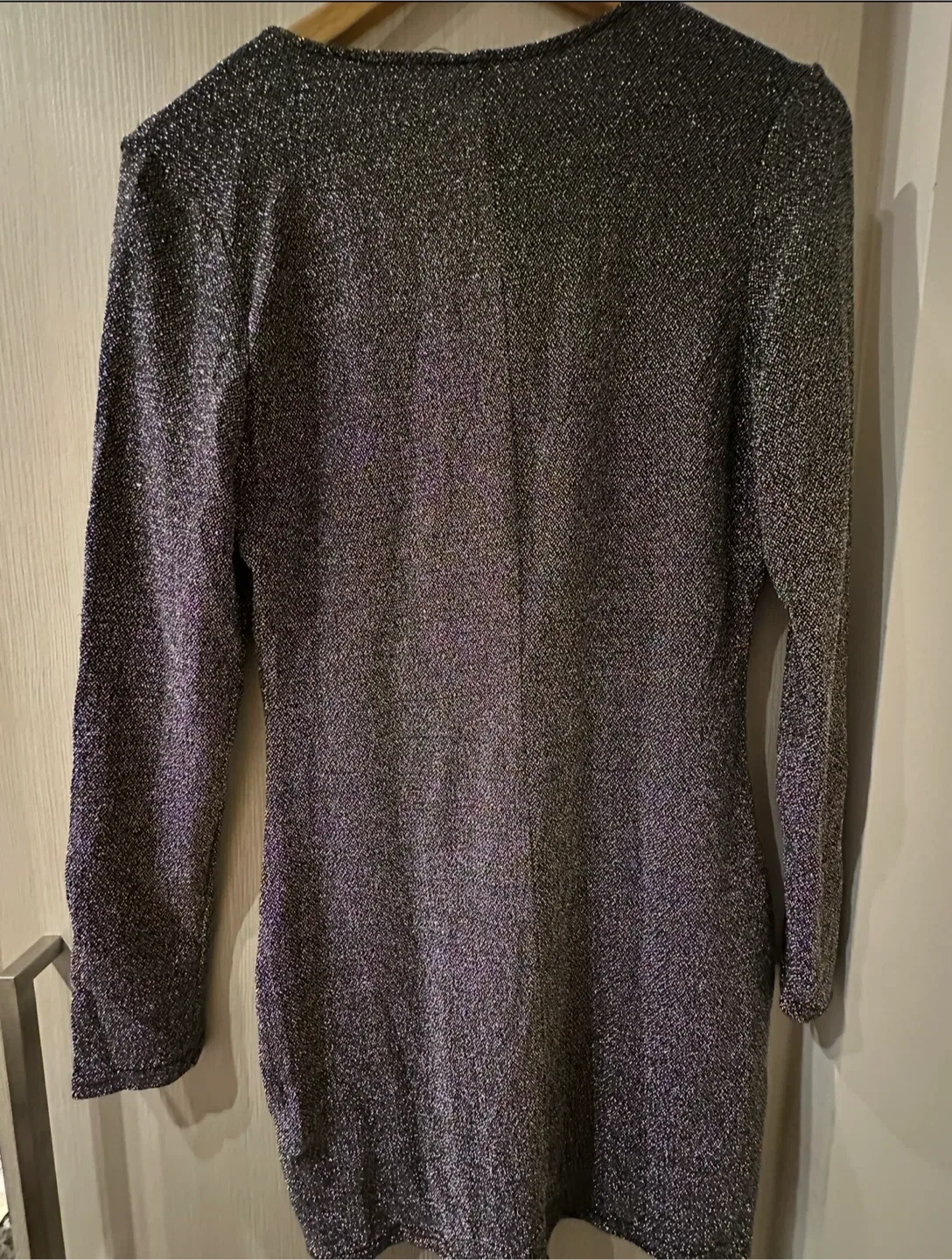 Glitter / metallic Fabric H&M Divided Dress Small / Size 42 image indicator(3)