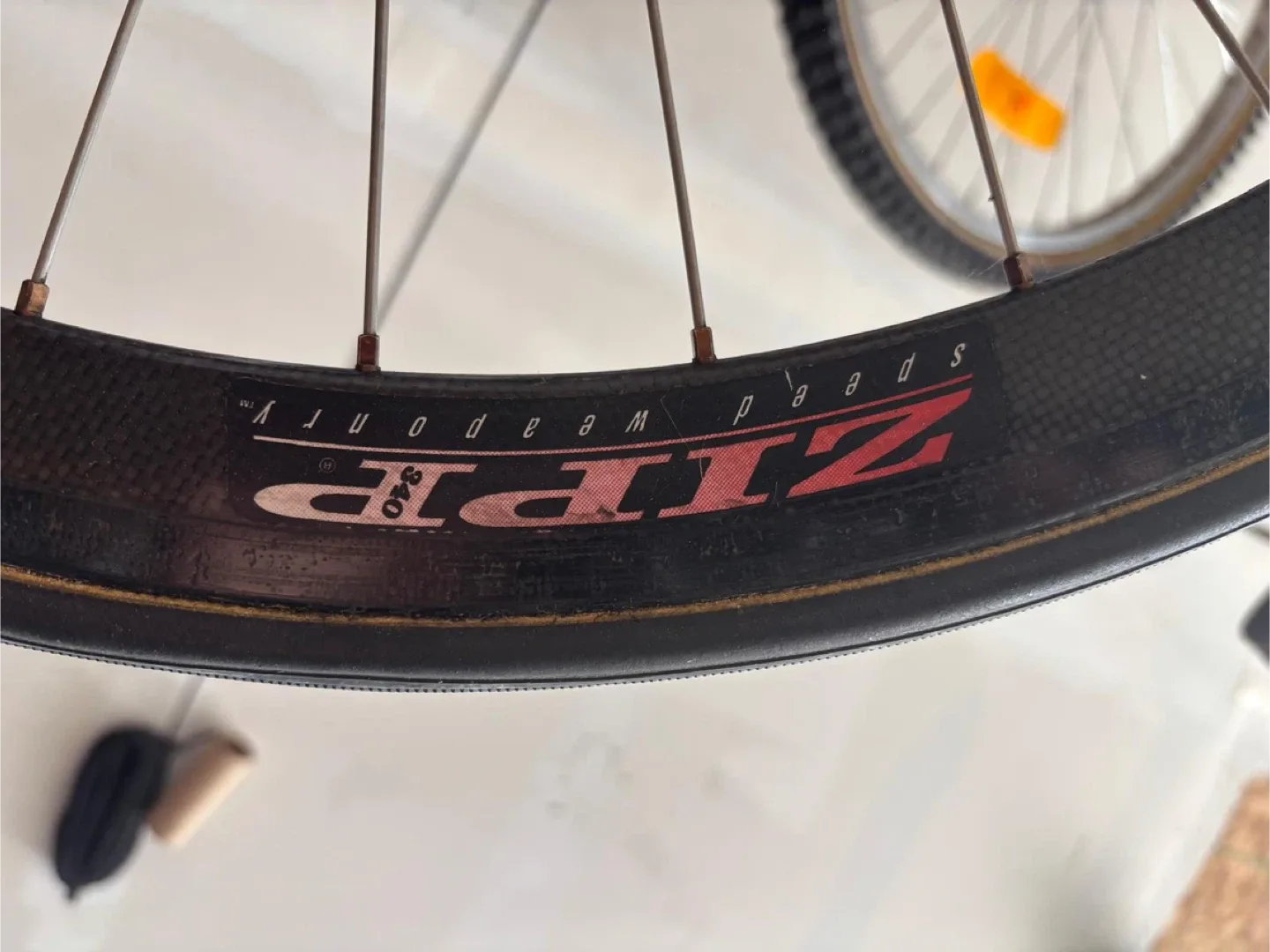 Giant TCR Aero Composite Road Bike image indicator(5)