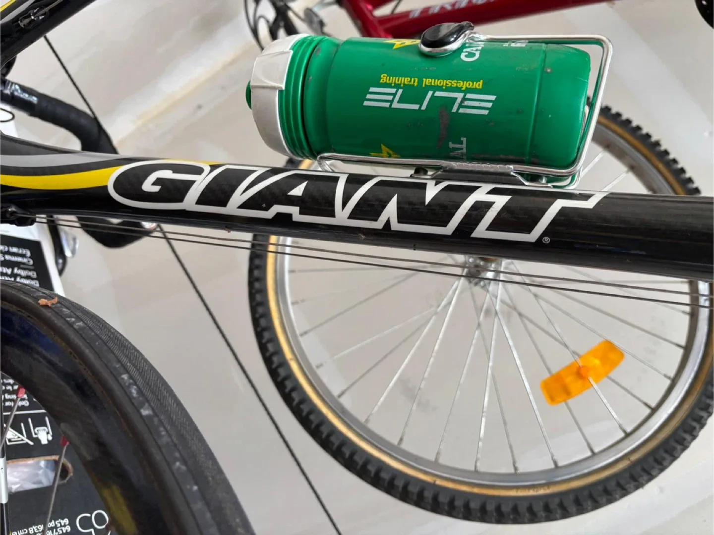 Giant TCR Aero Composite Road Bike image indicator(4)