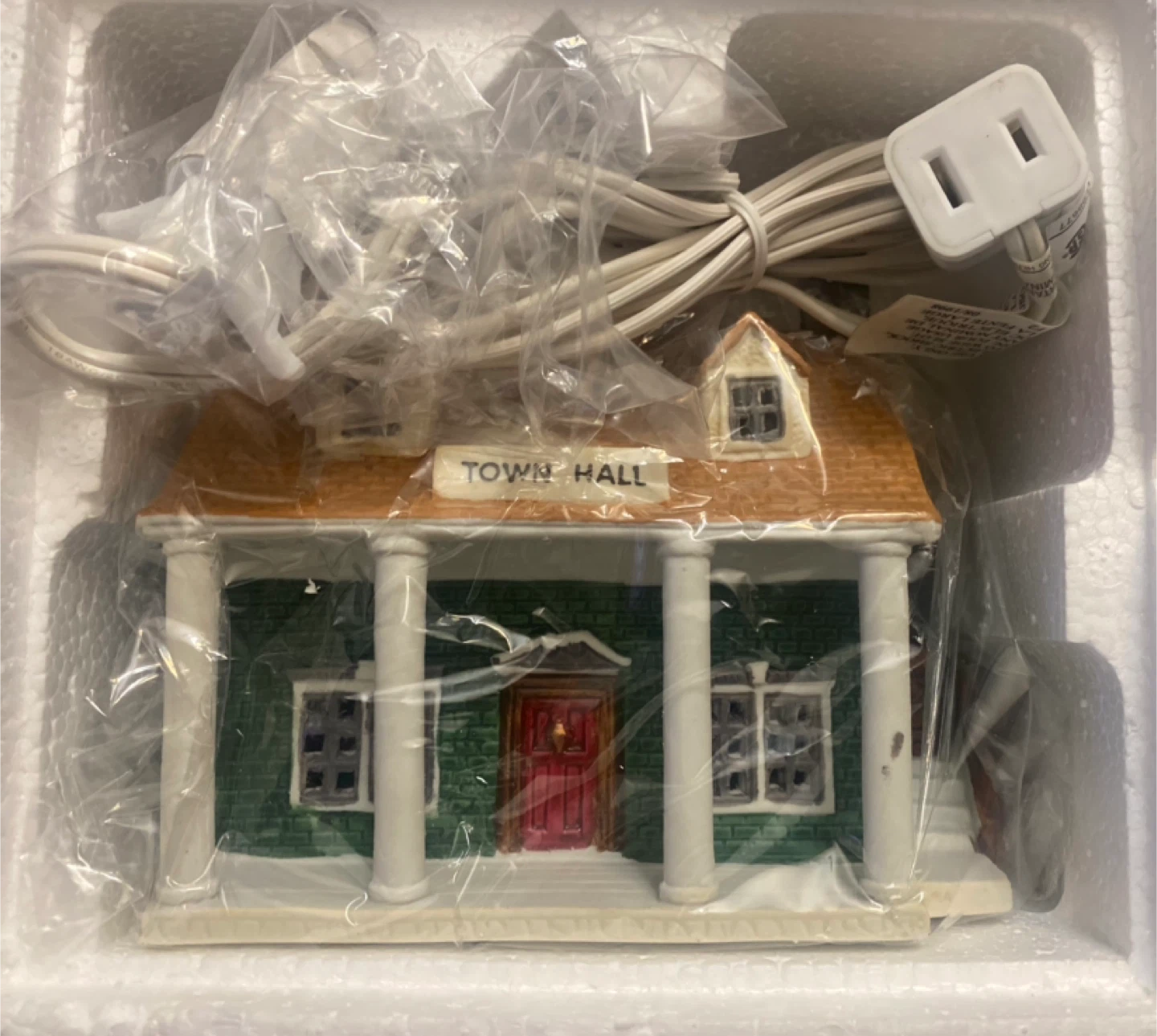 Lemax Village Collection Town Hall Lighted House - photo 2