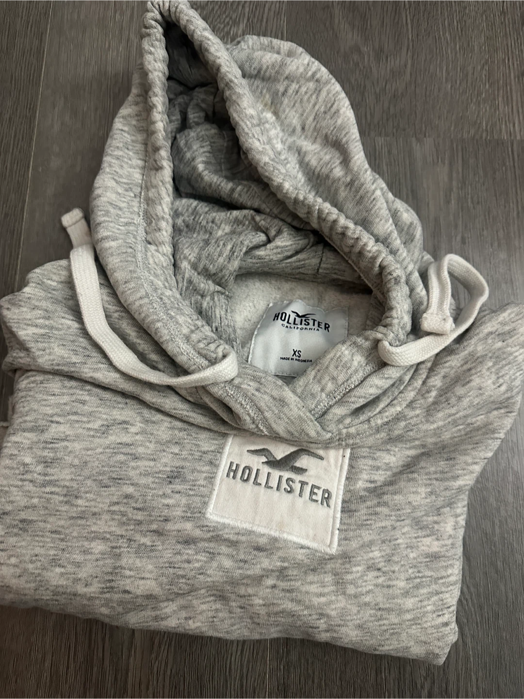 Hollister Hoodies, Uniqlo sweater  all together sell - photo 2
