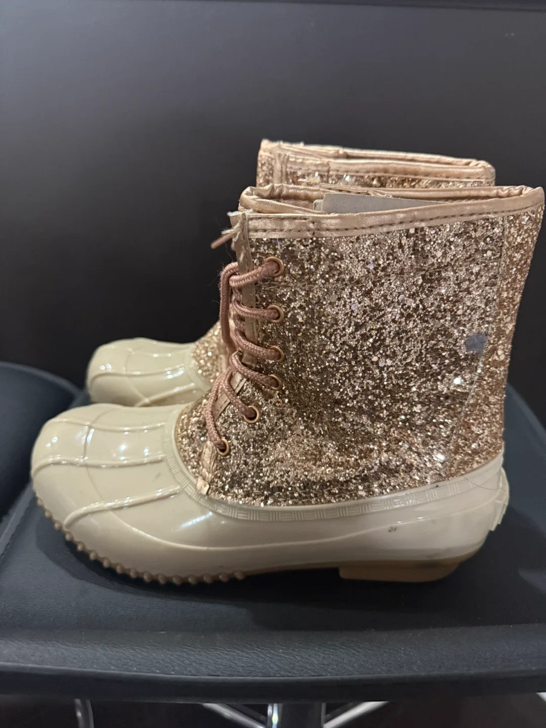 Carter's Gold Glitter Duck Boots - Size 7 image indicator(2)