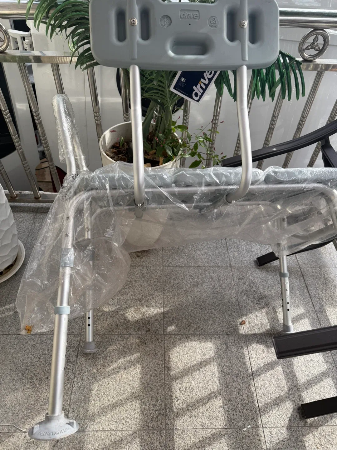 Drive Medical Bathroom Shower Chair with Back - NEW image indicator(2)