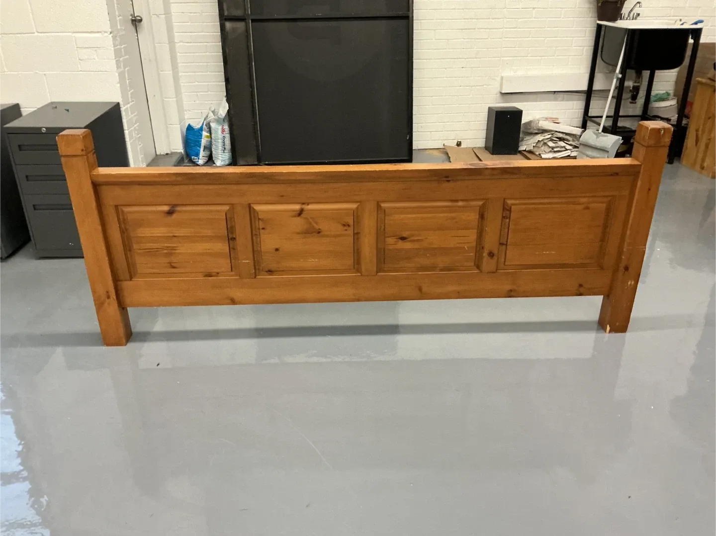 🛏 King Bedroom Set + Leather Chair – FREE Mattress! image indicator(2)