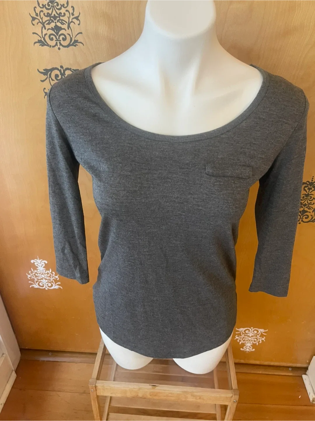 NWT Vintage 2000s Y2K Grey 3/4 Sleeves Scoop Neck Top S/M image indicator(3)