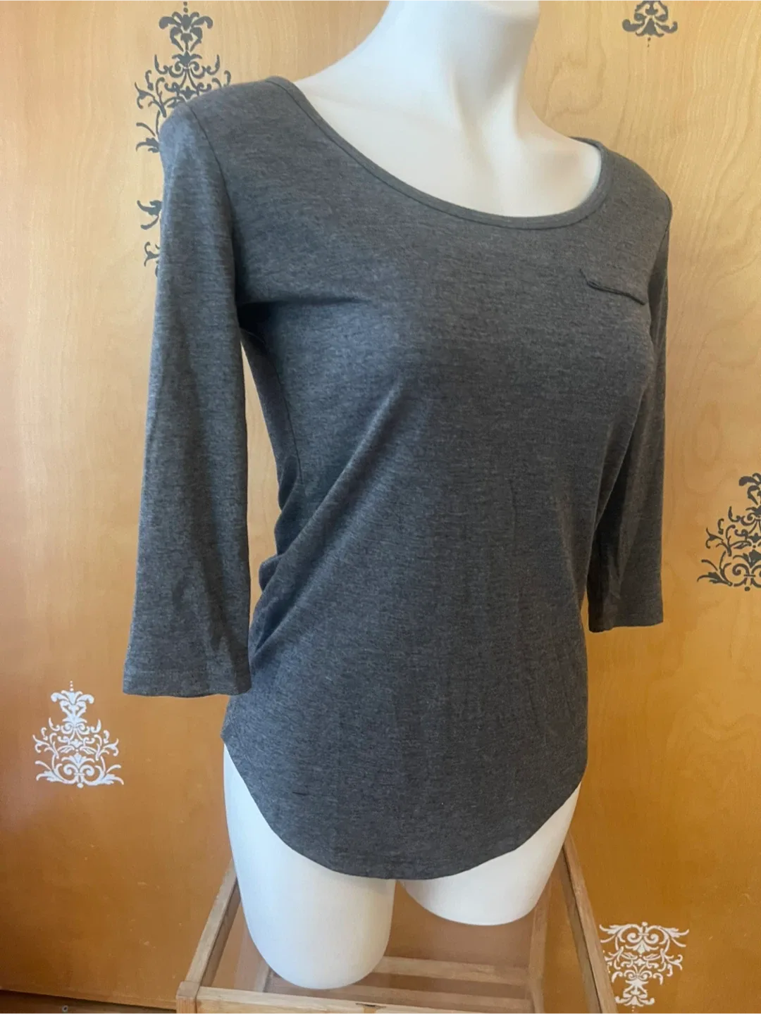 NWT Vintage 2000s Y2K Grey 3/4 Sleeves Scoop Neck Top S/M image indicator(7)