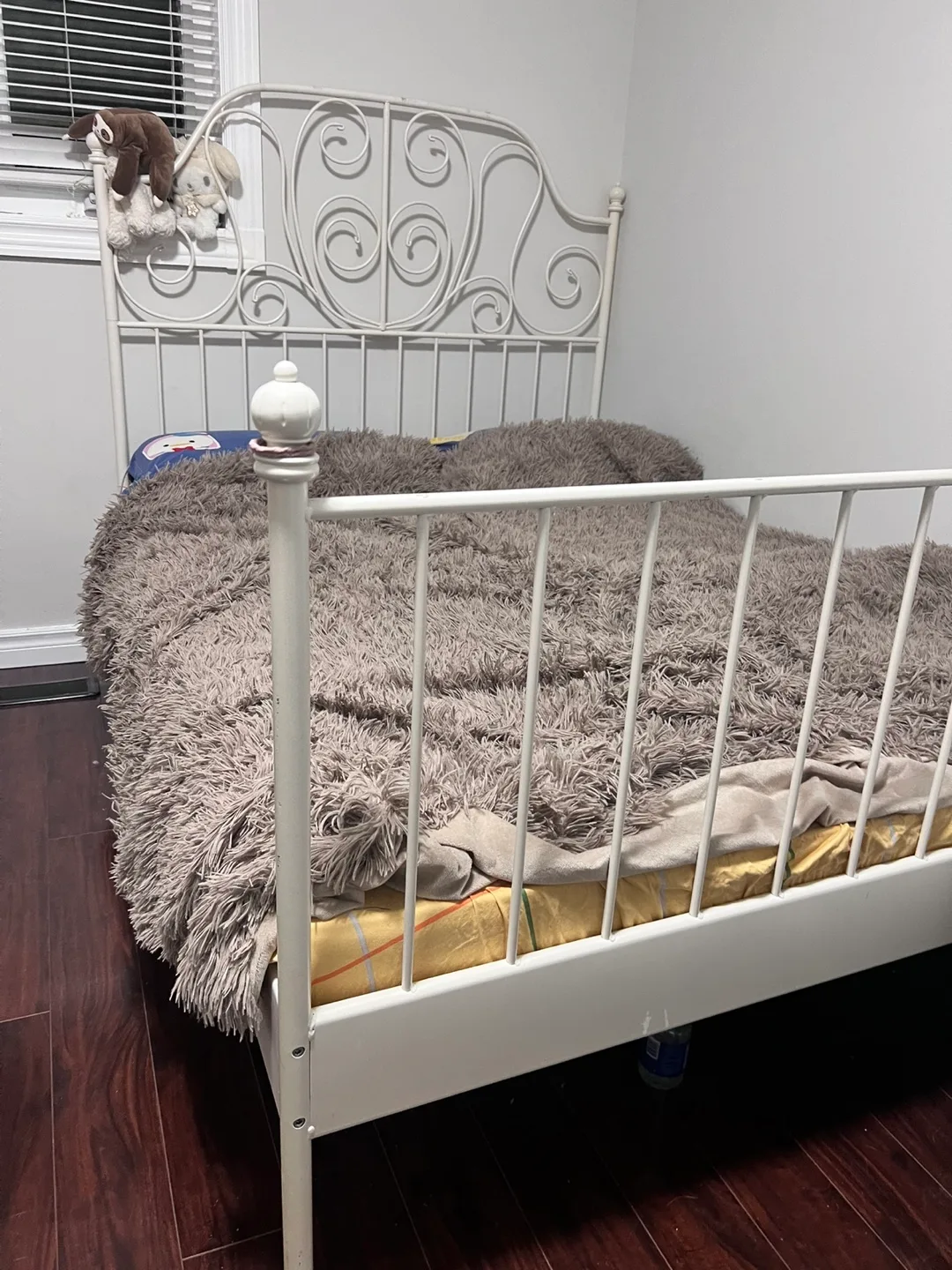 White Metal Bed Frame - Great Condition!