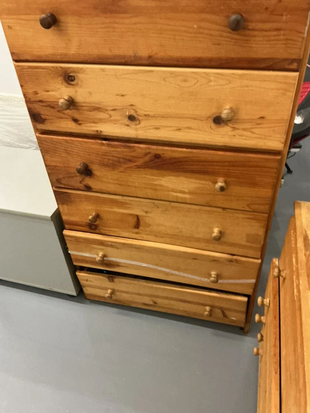 🛏 King Bedroom Set + Leather Chair – FREE Mattress! image indicator(8)