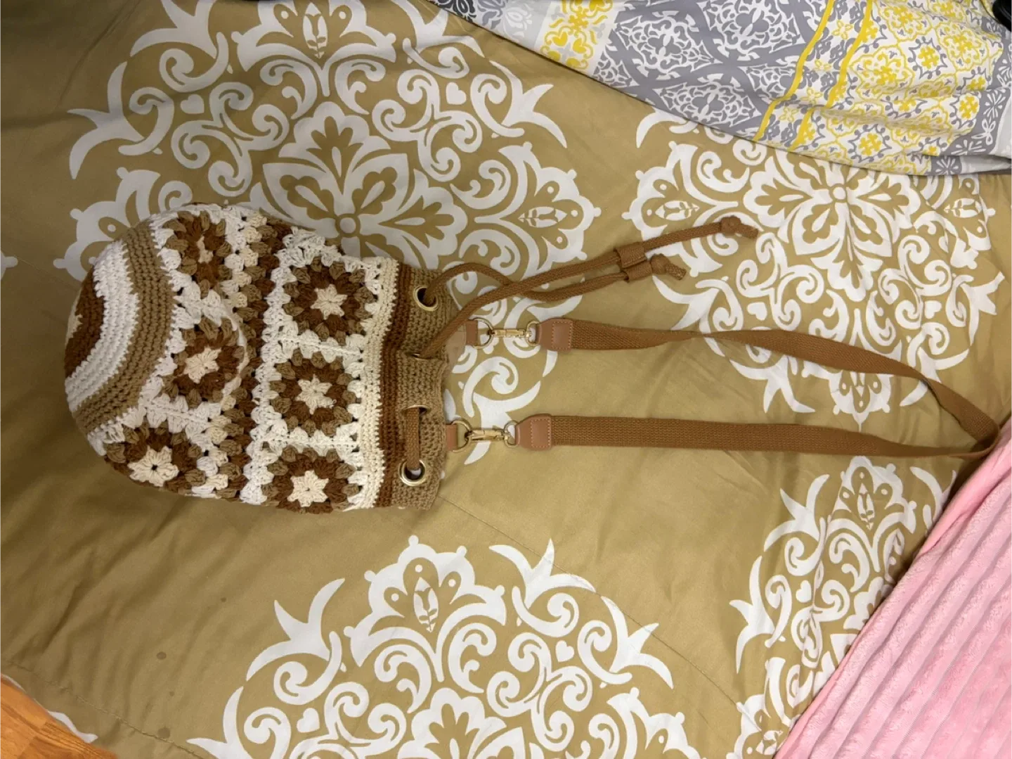 Crochet Bucket Bag thumbnail