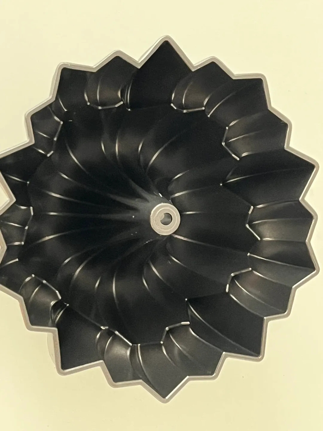 Nordic Ware Bundt Pan image indicator(2)