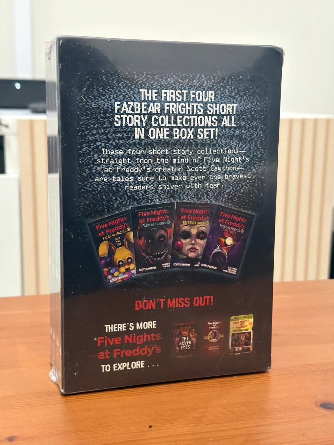 Five Nights at Freddy's Fazbear Frights Collection - photo 2