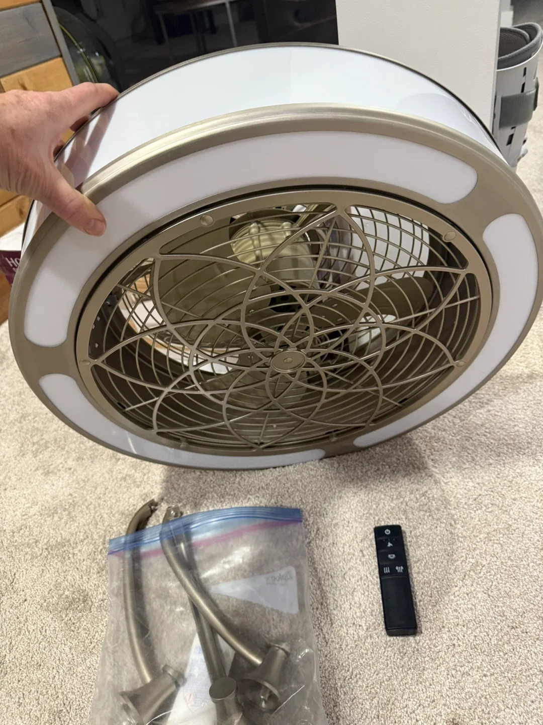 Ceiling fan with LED lights and remote - New Condition image indicator(2)