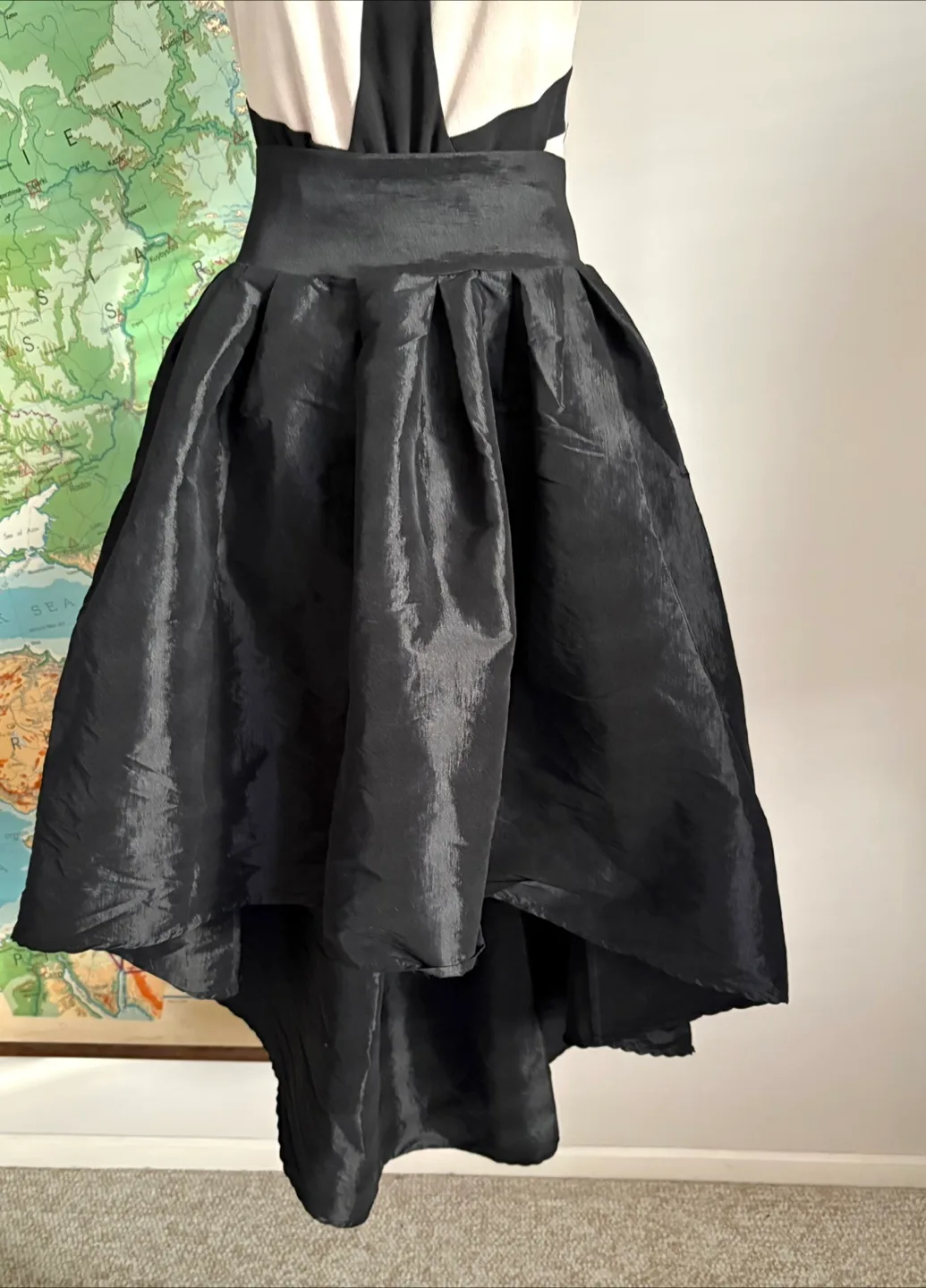 Black Hi-Lo Thick Satin Skirt - L image indicator(2)