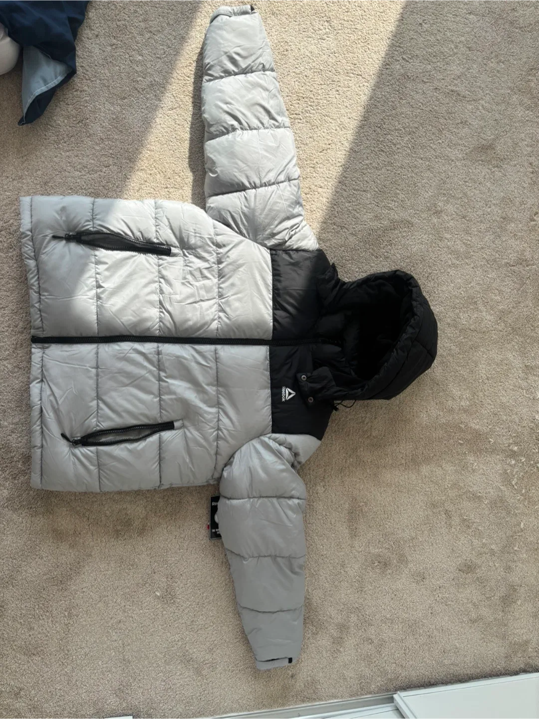 Reebok Puffer Jacket - Black & Grey image indicator(3)