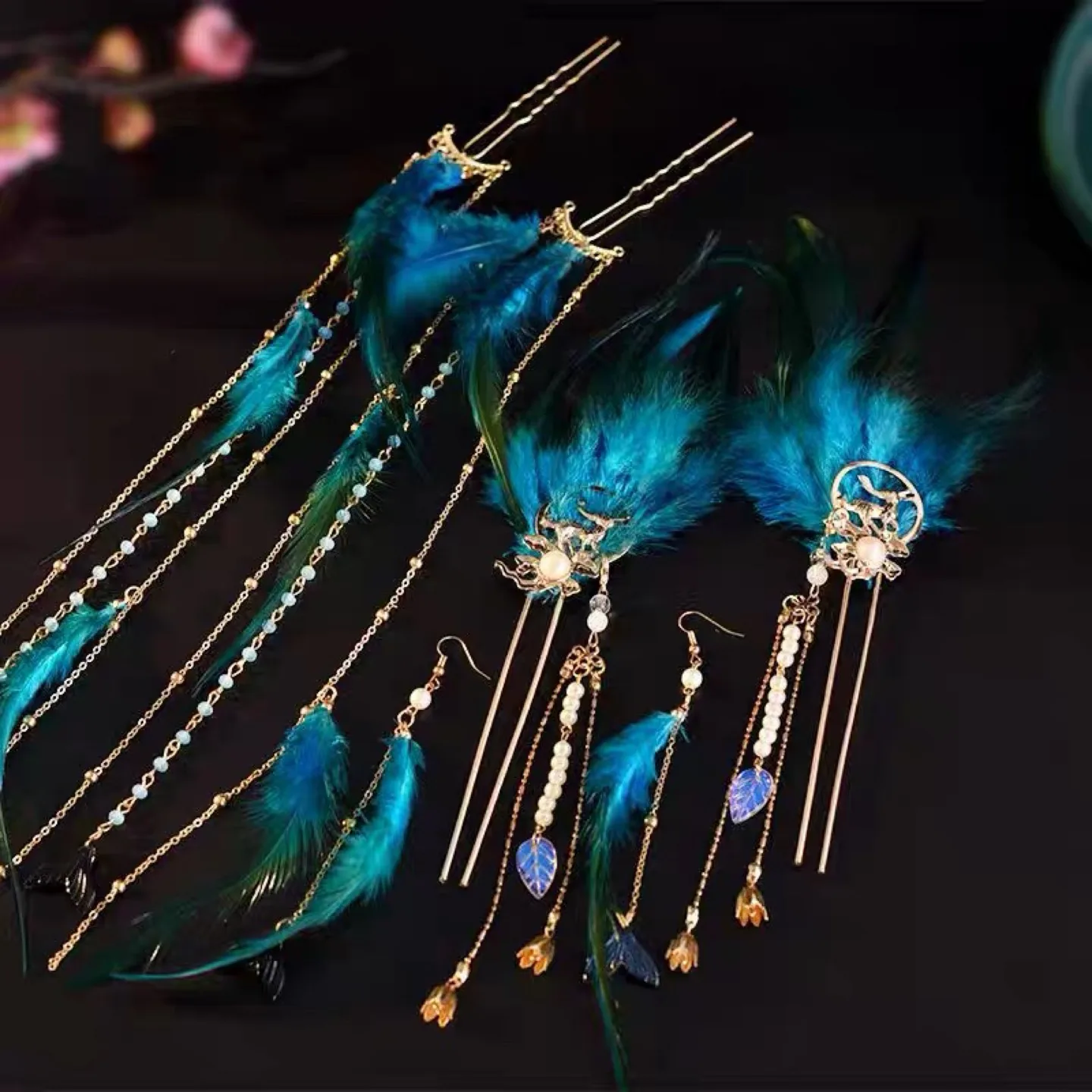 Feather Hair Accessories thumbnail