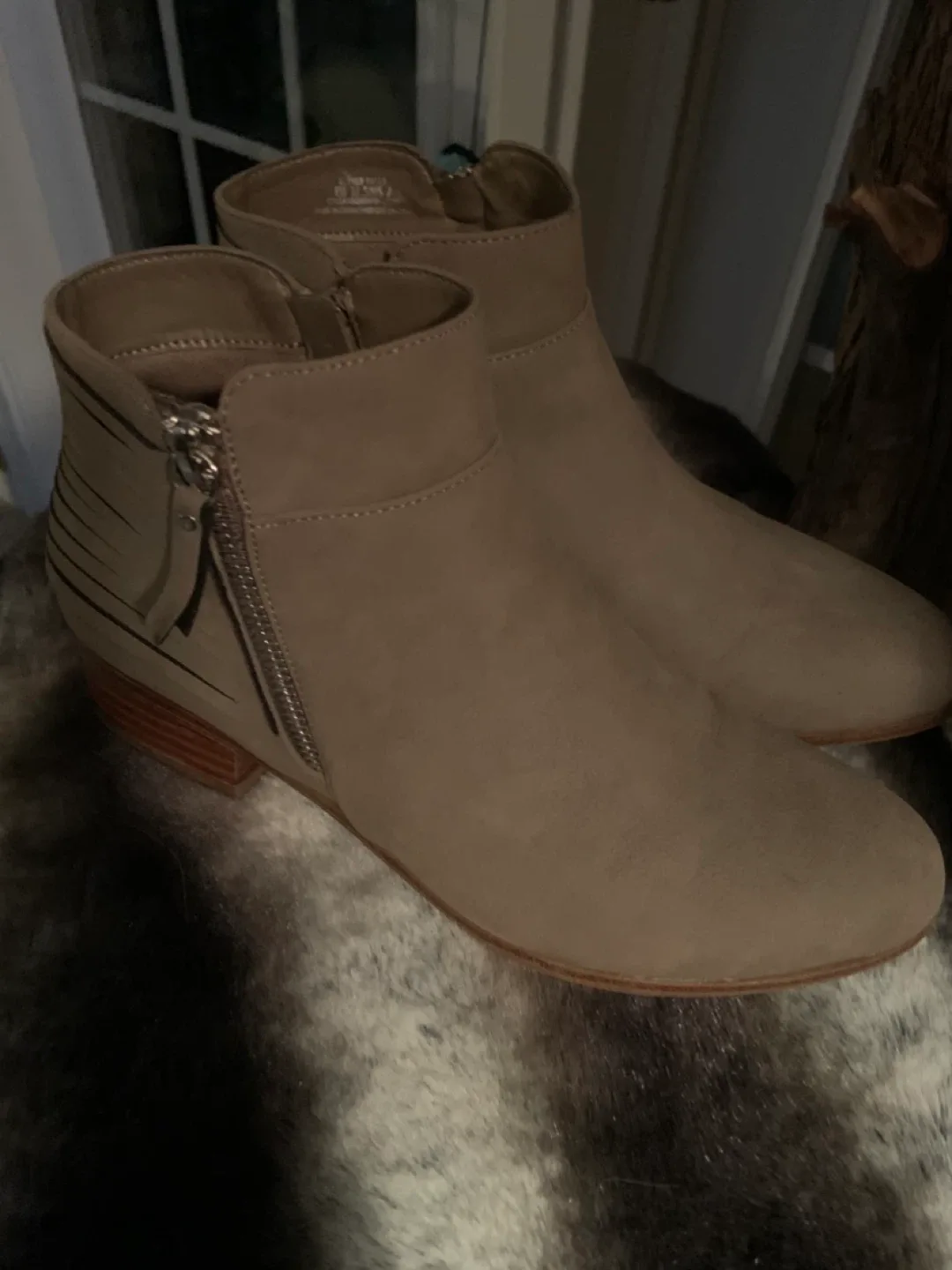 Denver Hayes Ankle Boots Size 7 image indicator(4)