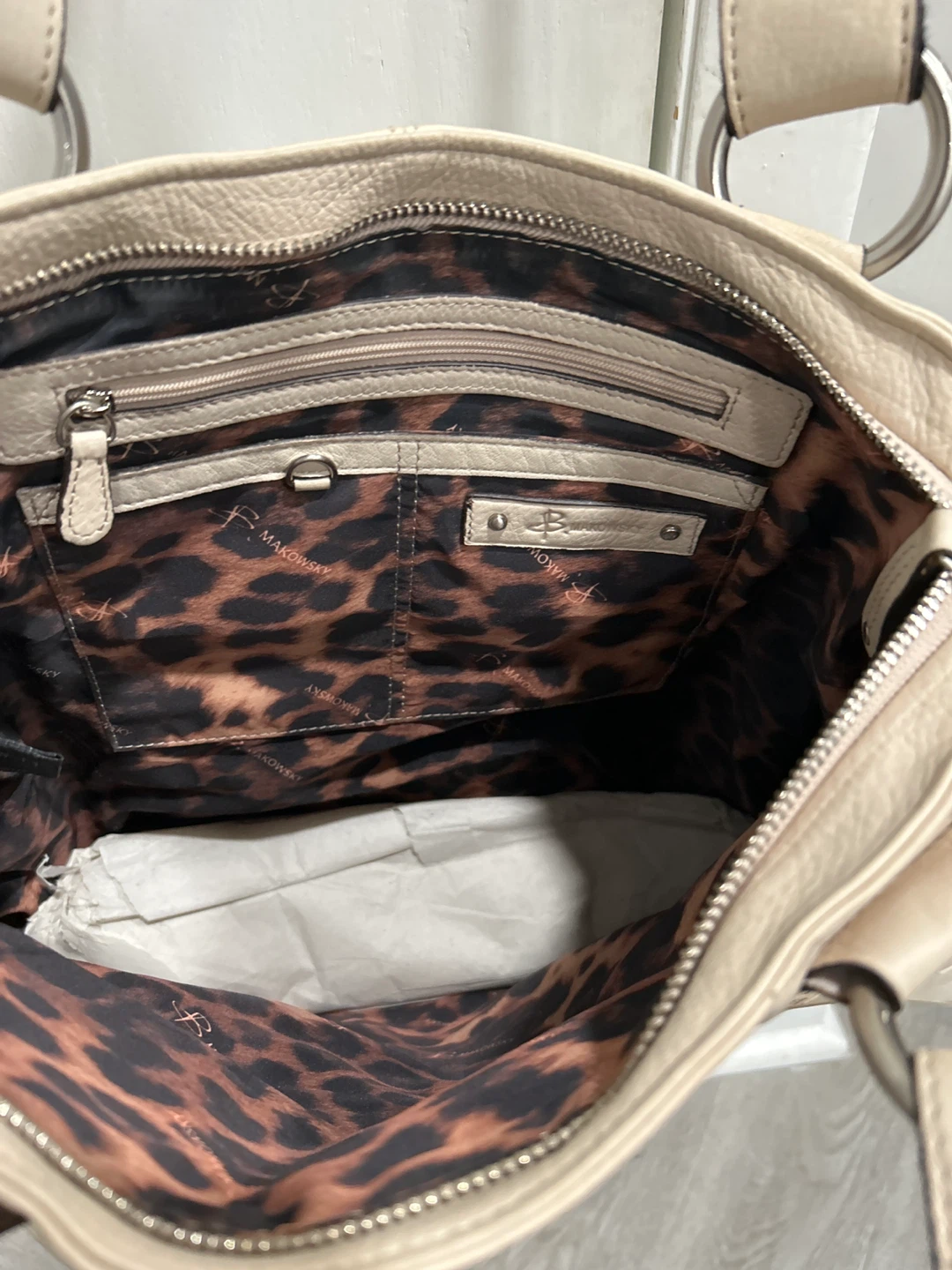 Brand New B Makowsky cream beige purse - photo 5