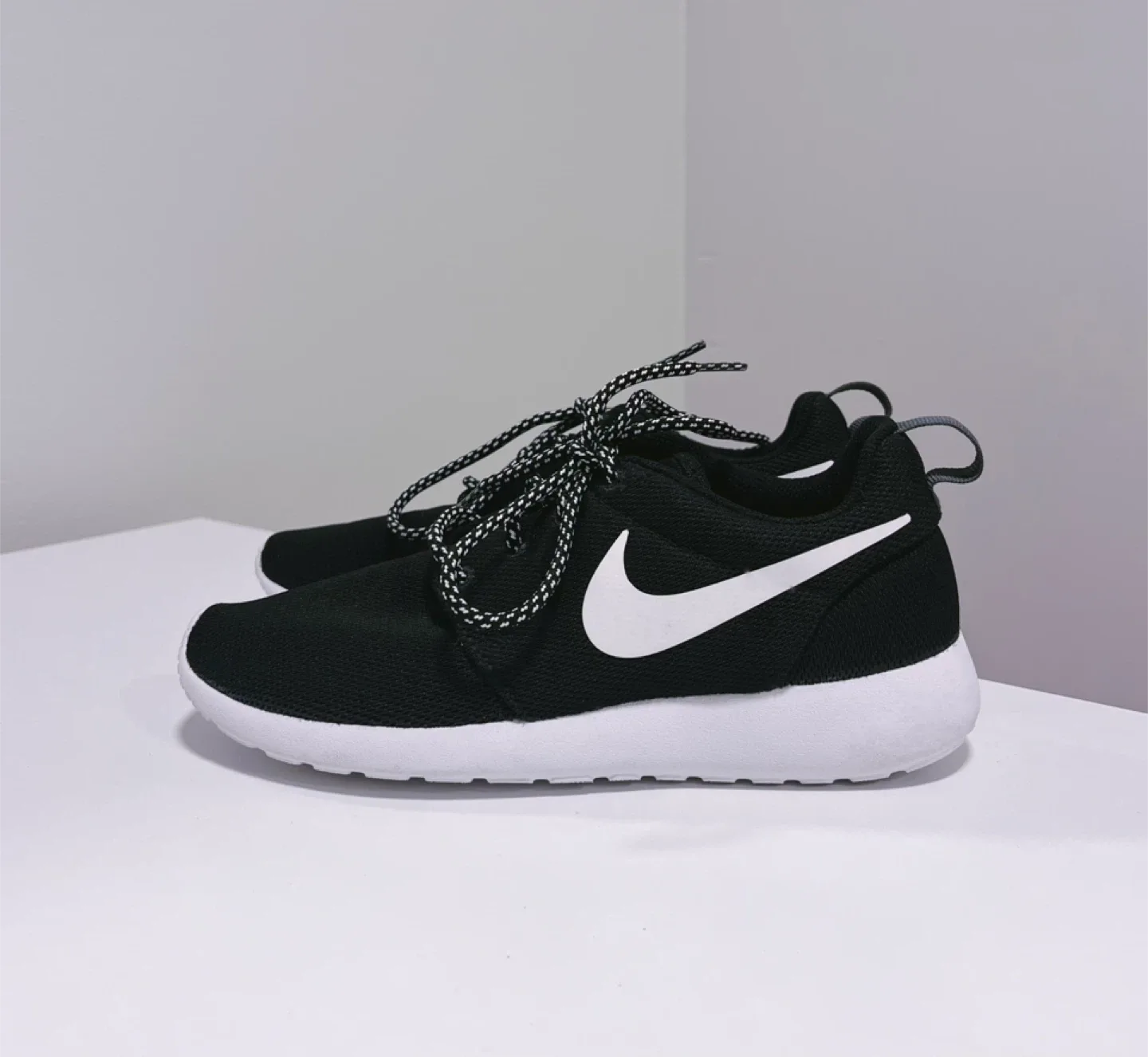 Brand New Nike Sneakers-Size Women’s 5.5 image indicator(2)