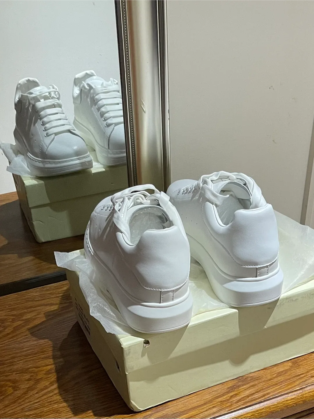 Assorted Men's Shoes image indicator(6)