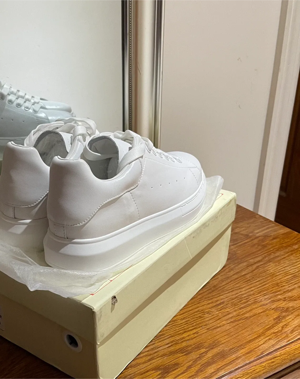 Assorted Men's Shoes image indicator(5)