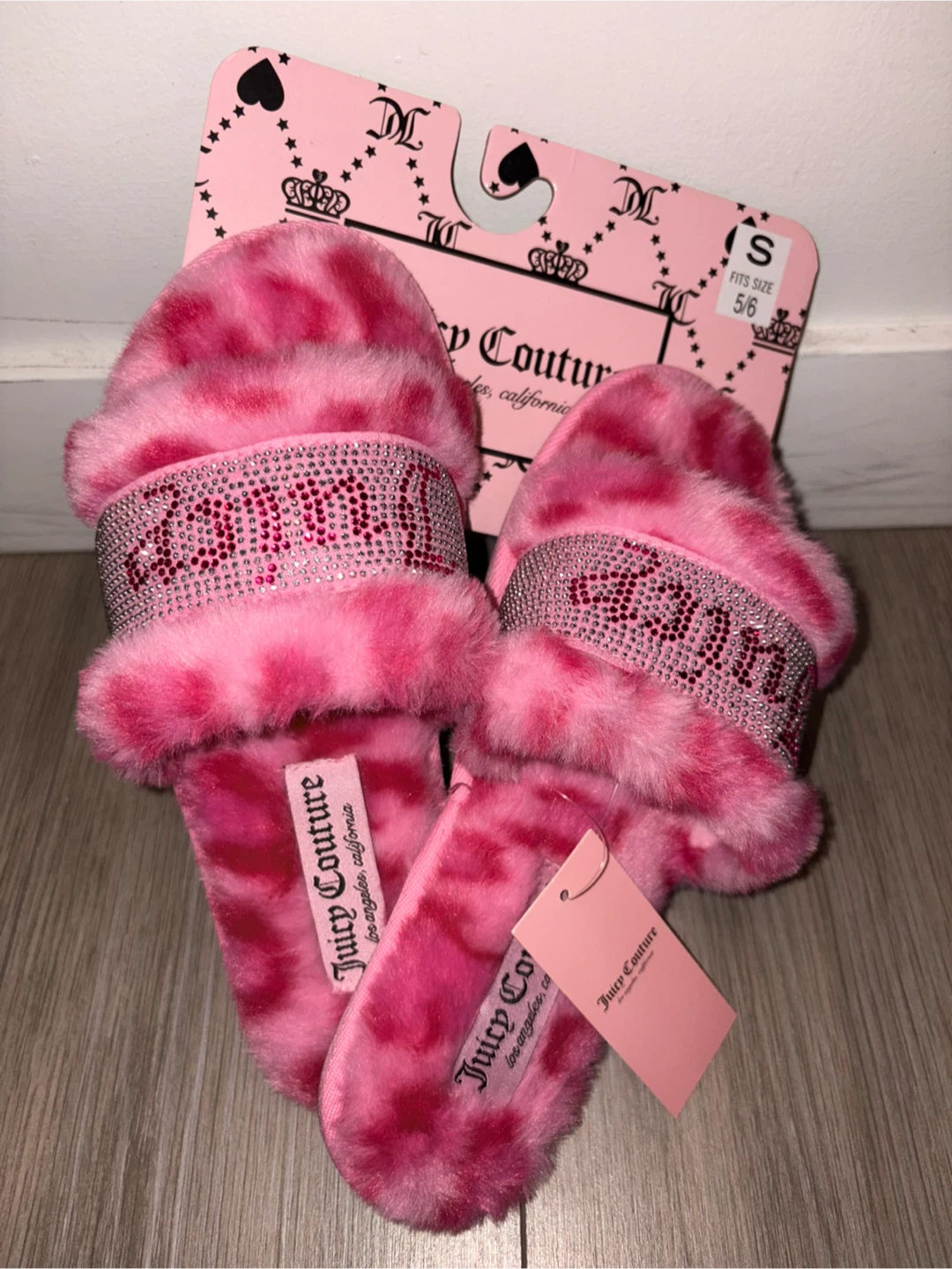 Juicy Couture Pink Fuzzy Slippers - Size 5/6 (New) - photo 2