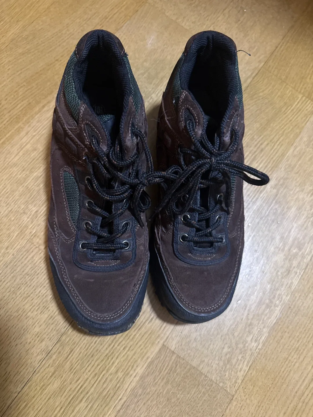 Brown Hiking Boots image indicator(3)