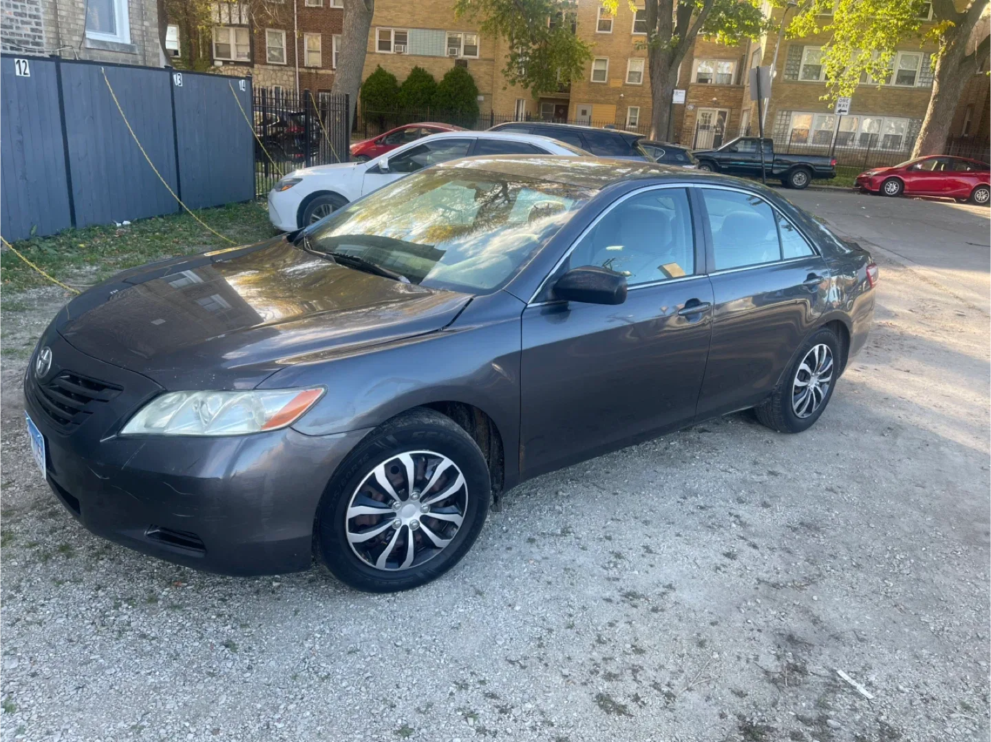 Toyota Camry Sedan - Gray image indicator(2)