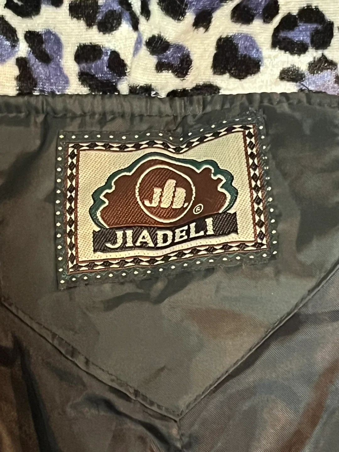 JIADELI Black Nylon Dog Print Hooded Jacket image indicator(4)