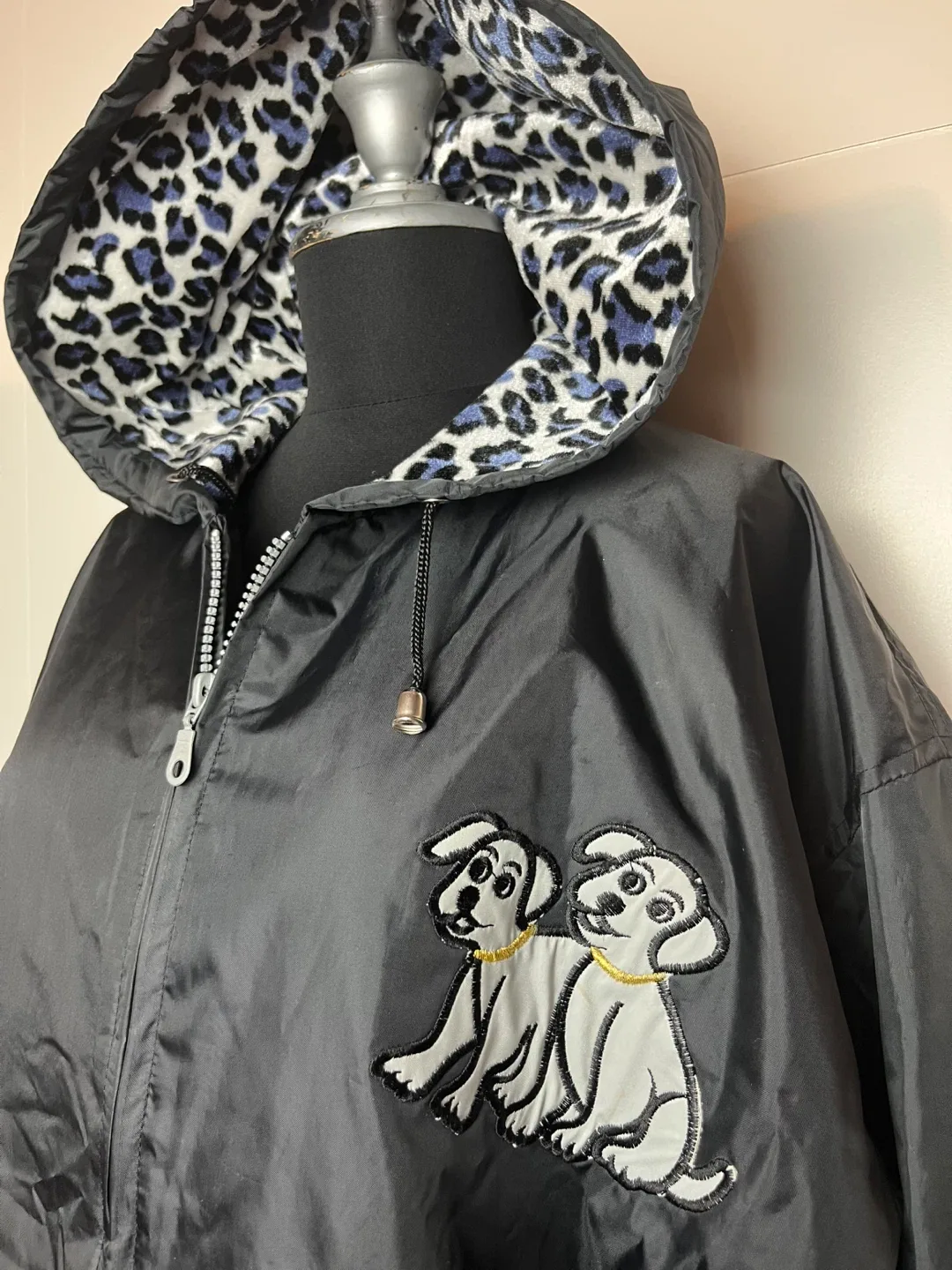 JIADELI Black Nylon Dog Print Hooded Jacket image indicator(2)
