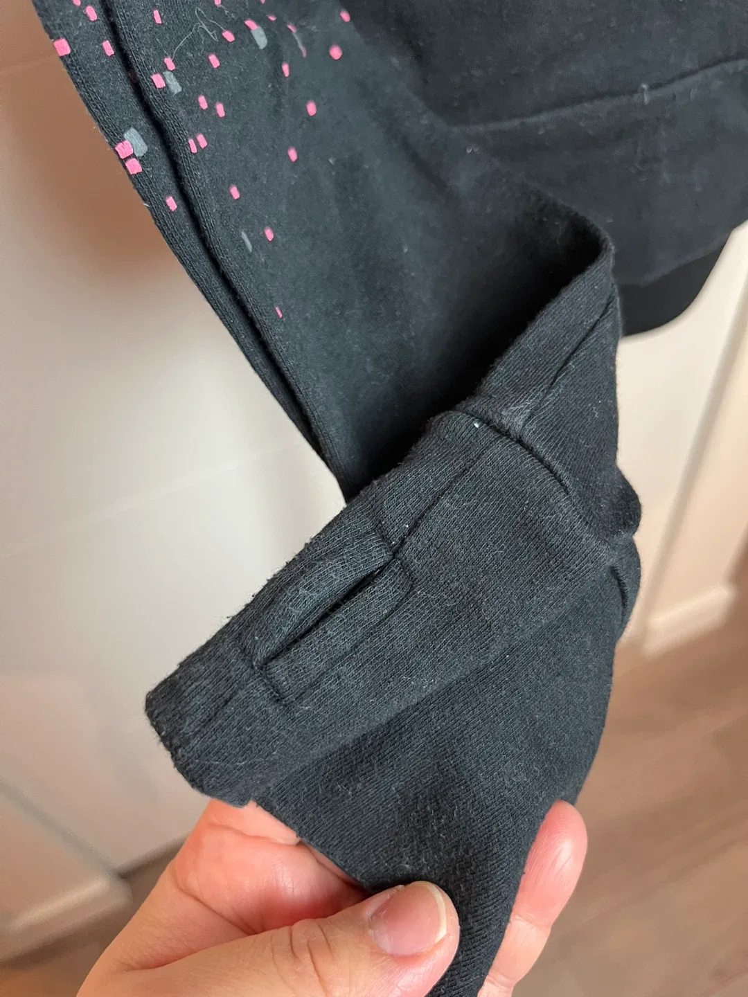 Bench Hoodie - Pink & Black image indicator(5)