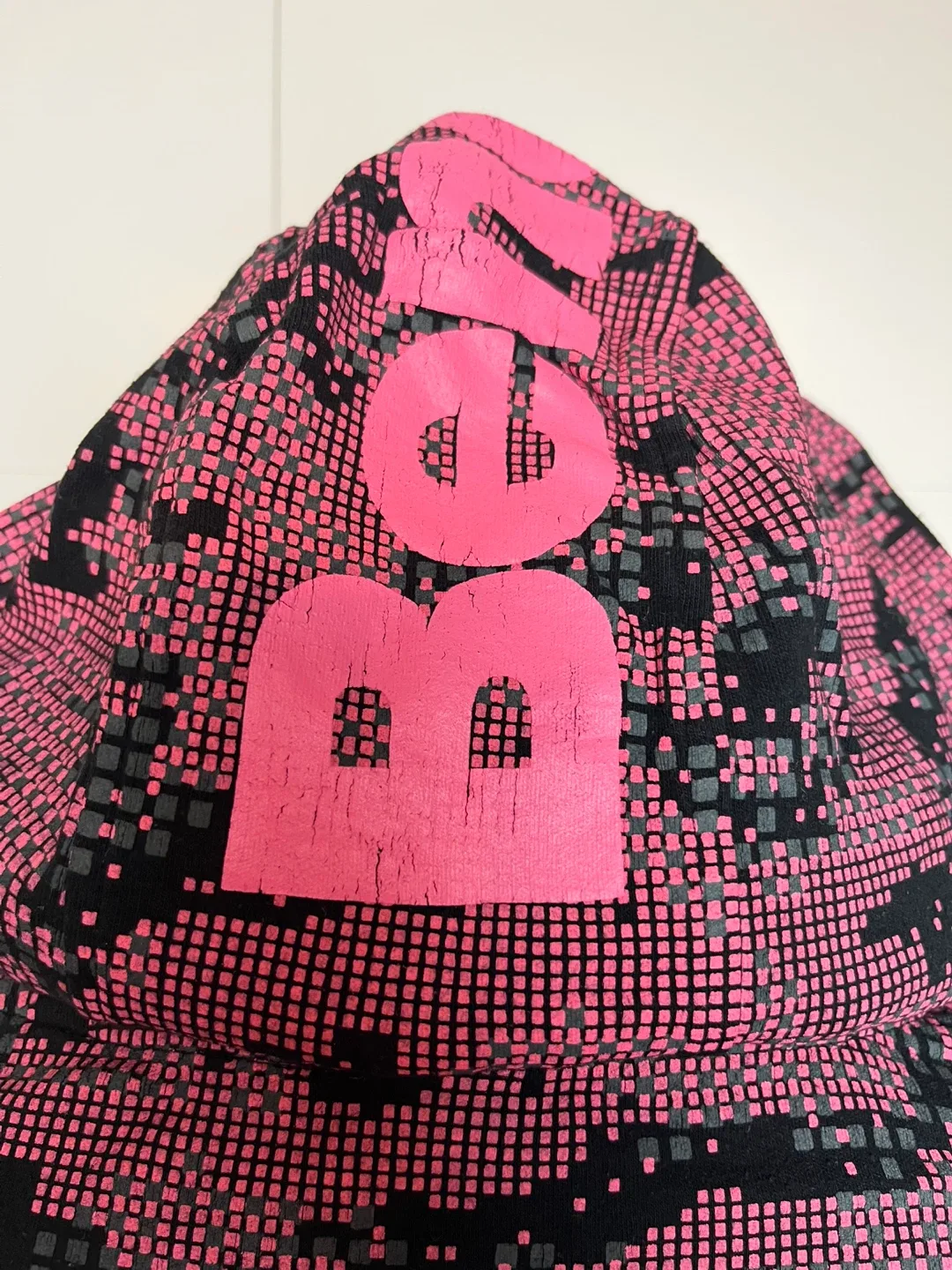 Bench Hoodie - Pink & Black image indicator(4)