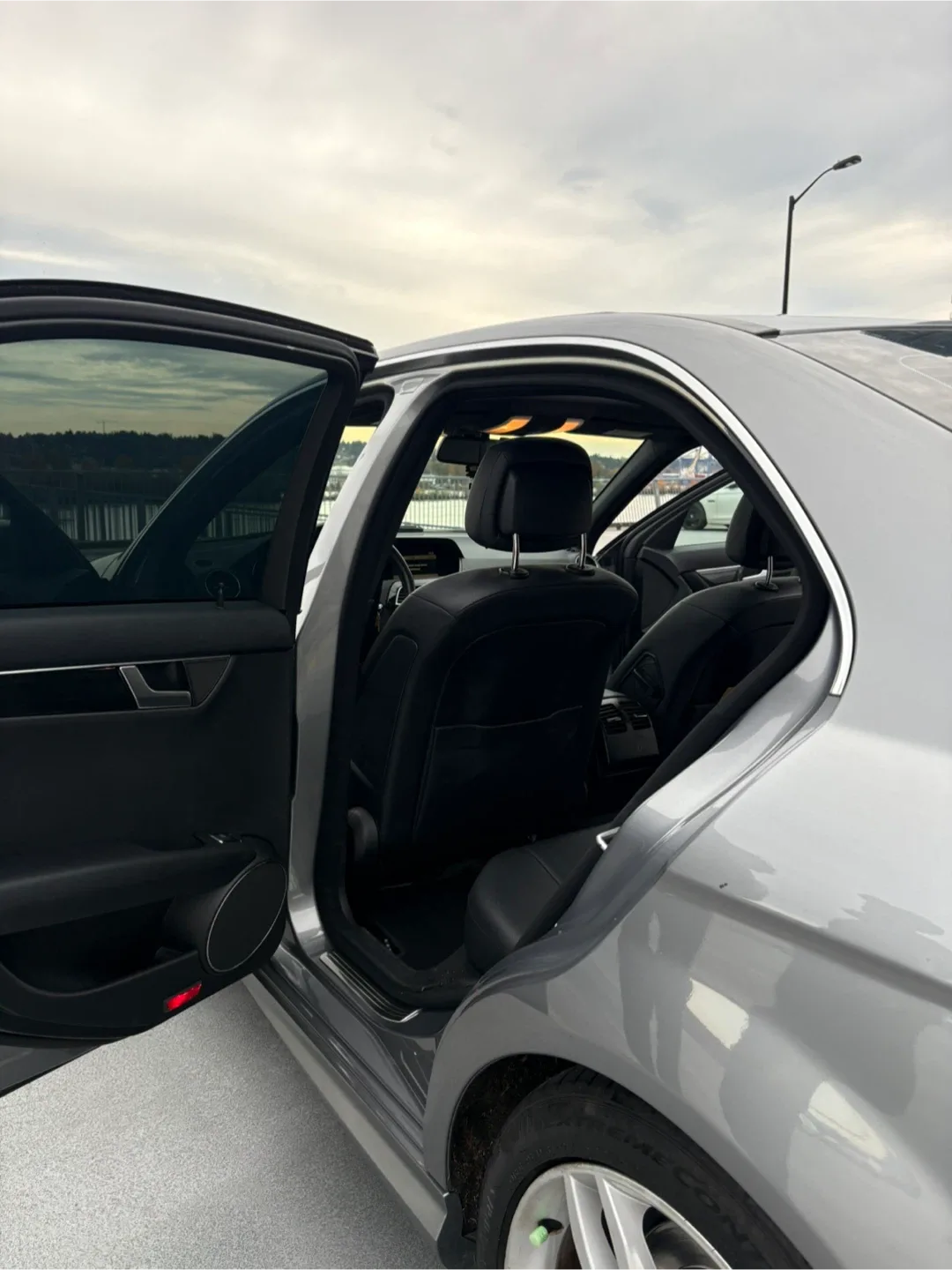 Mercedes-Benz C250 4MATIC image indicator(5)