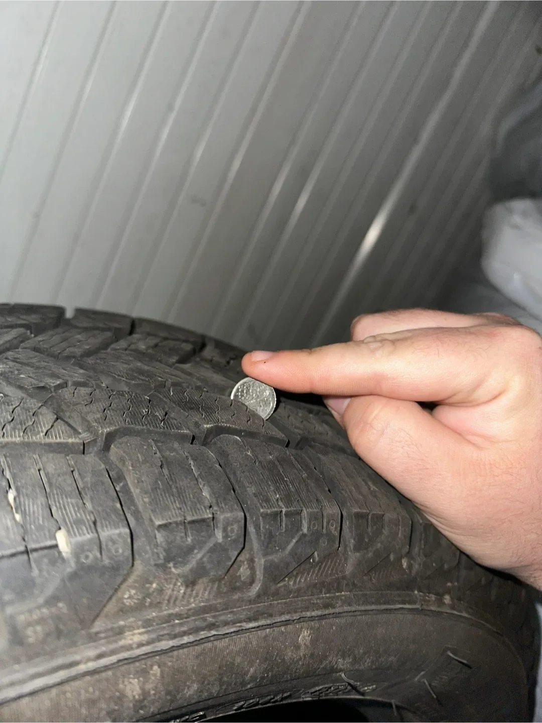 Michelin X-Ice Snow Tire 205/55R16 image indicator(2)