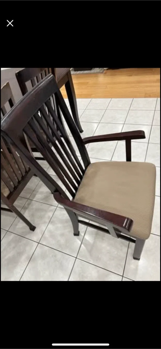 Dining Table with Six Chairs image indicator(6)