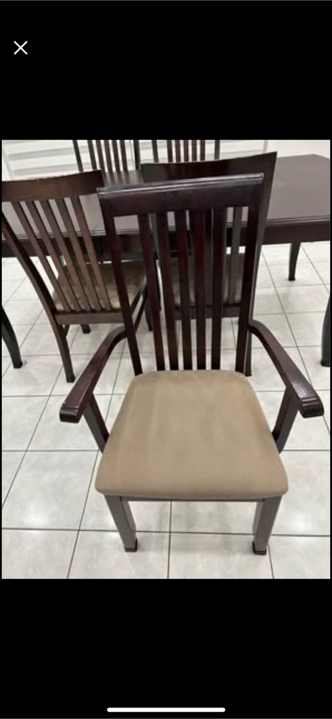 Dining Table with Six Chairs image indicator(7)