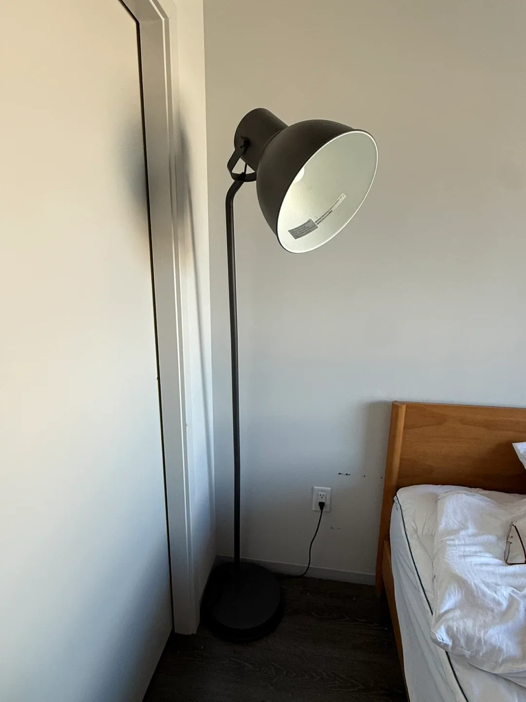 Large Lamp - Black image indicator(2)